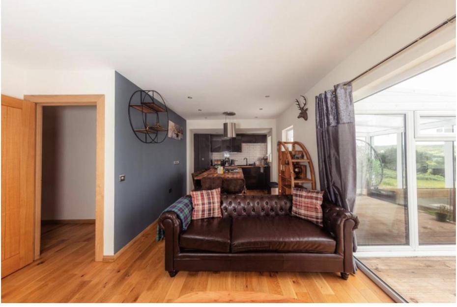 Luxury Cottage With Stunning Views Near Fairy Pools - School House 3 Carbost  Buitenkant foto